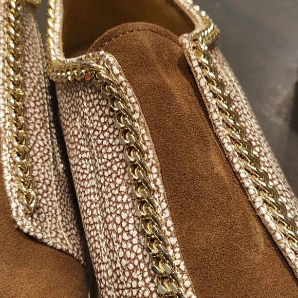 Businness - Picture 4 of 5